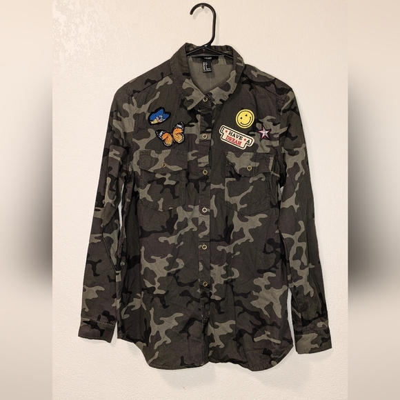 Forever 21 Tops - Forever 21 Camouflage Button-Up Shirt with Patches